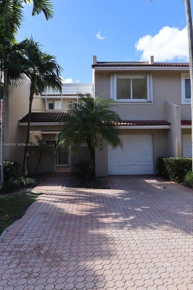 Foto del edificio - 5240 NW 102nd Ct