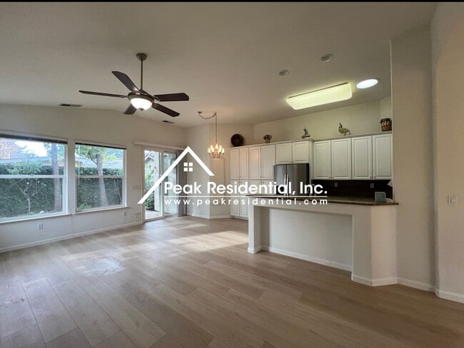 Building Photo - Updated Carmichael 2bd/2ba House With Office!
