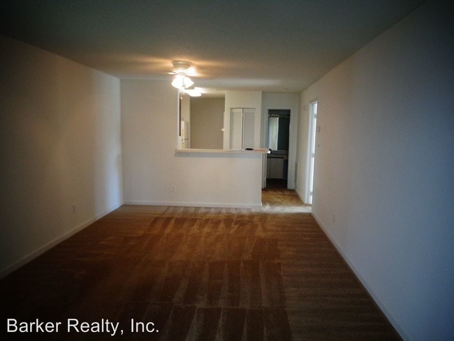 Building Photo - 4900 Avenida del Sol Dr