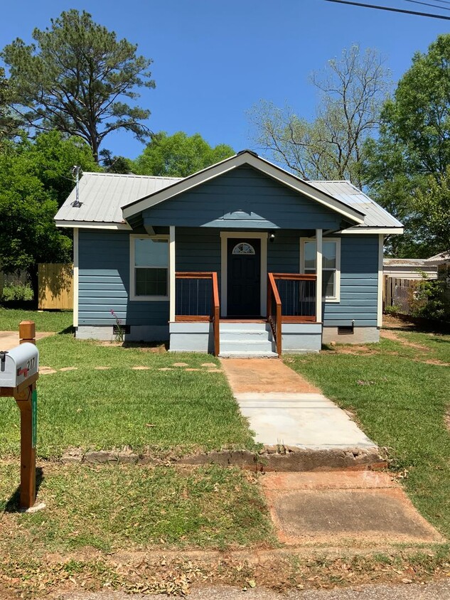 Primary Photo - 217 First St., Greenville