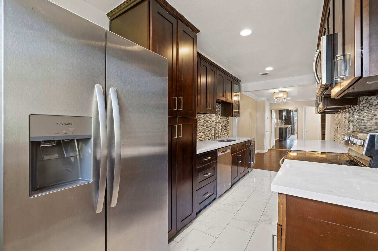 Foto principal - 3113 Raintree Cir