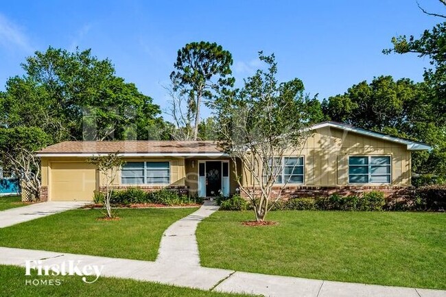 Building Photo - 207 Lily Rd