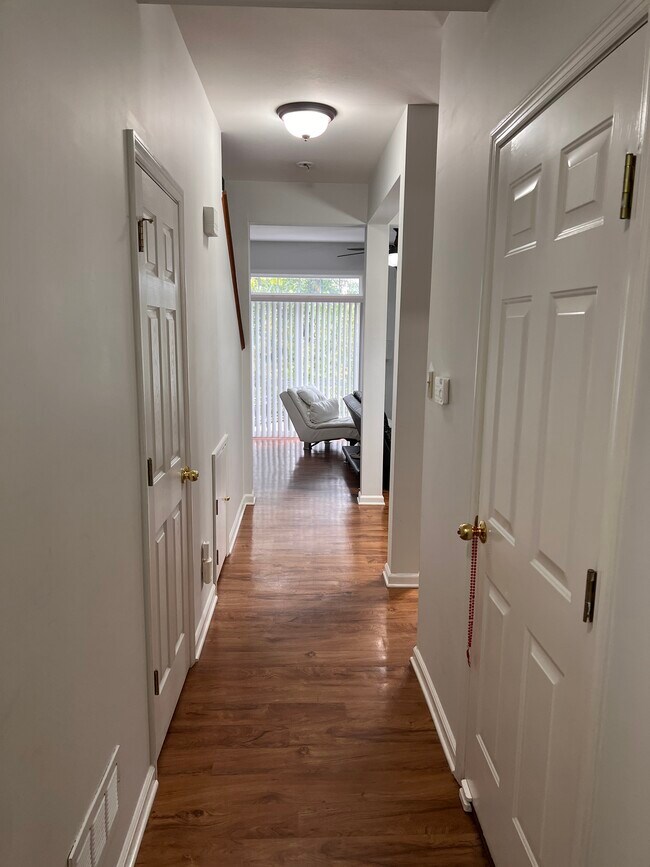 Foto del edificio - 4919 Heritage Heights Cir