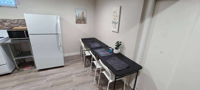 Foto del edificio - 2528 14th Avenue Ct