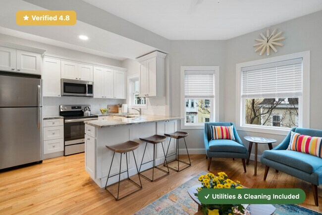 Foto del edificio - Furnished Bedroom with Private Bath in East Boston