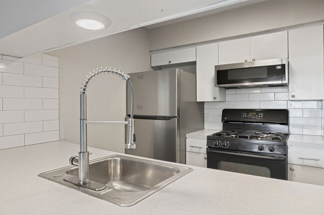 Foto del edificio - 5005 Manor Rd