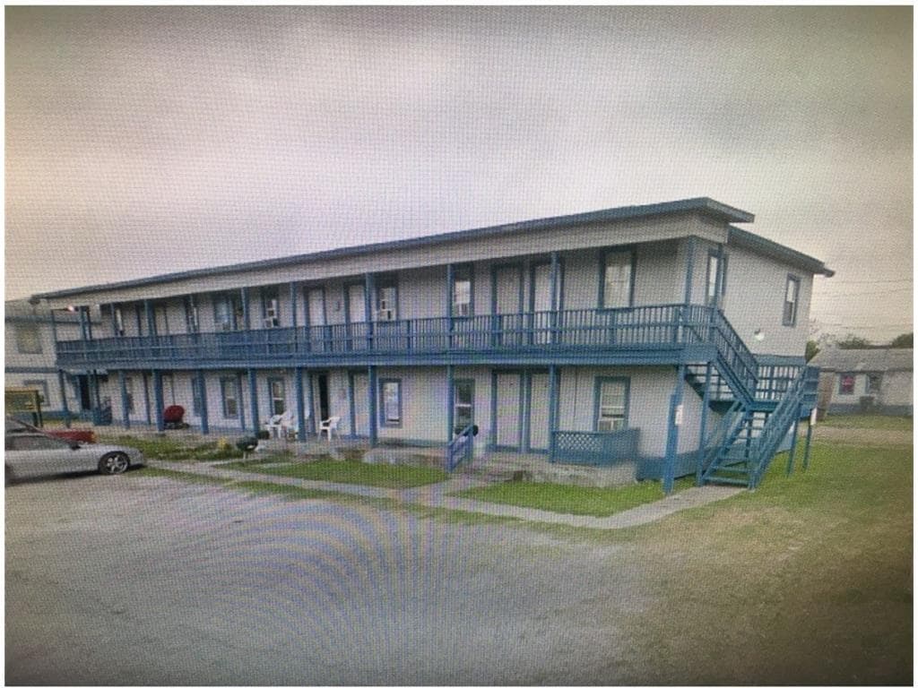 Primary Photo - 418-420 Carleta St