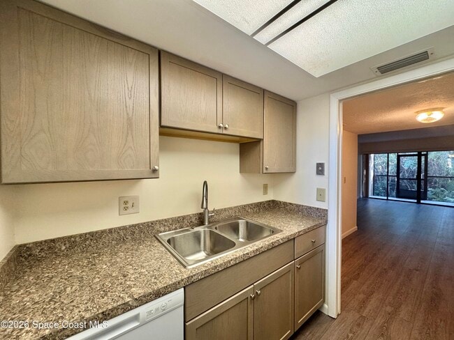 Foto del edificio - 2673 Golf Lake Cir