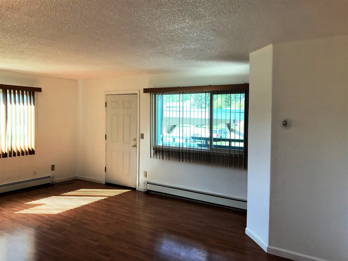 Primary Photo - 1531 Northview Dr