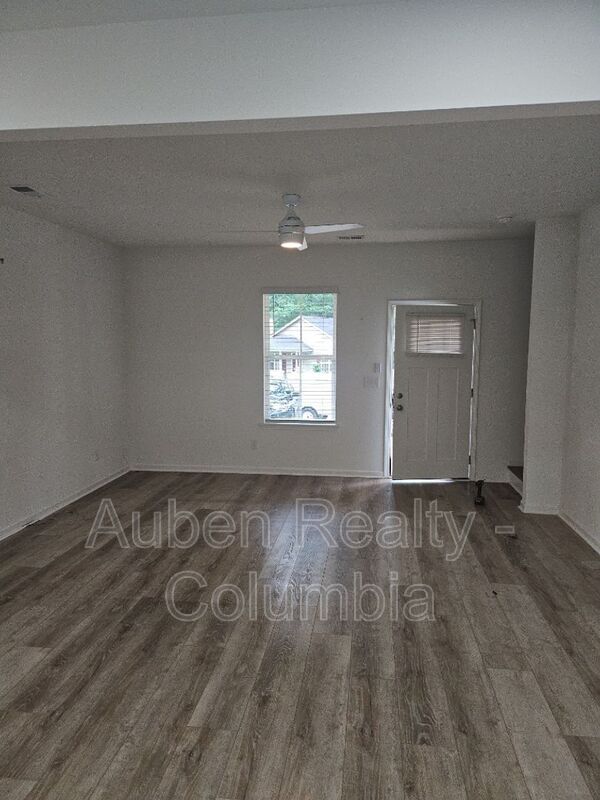 Foto del edificio - 517 Deerwood St