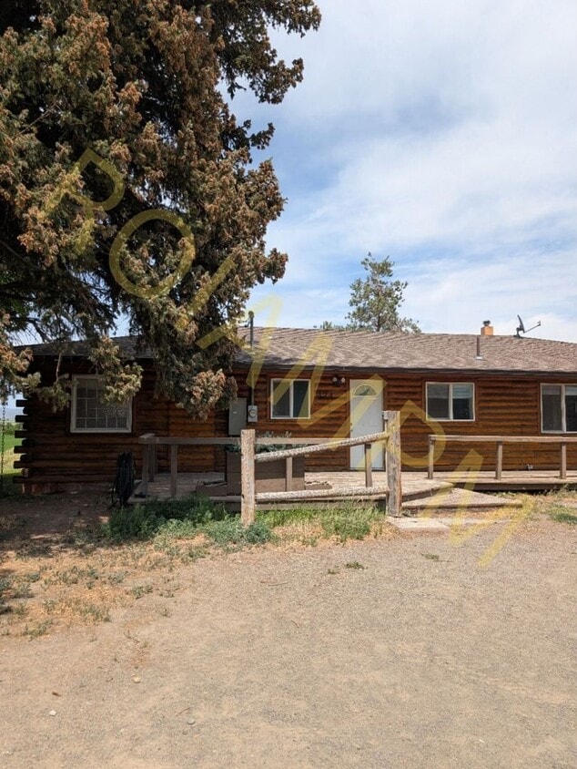 Primary Photo - Charming 3-bed 2-bath Home at the Edge of ...