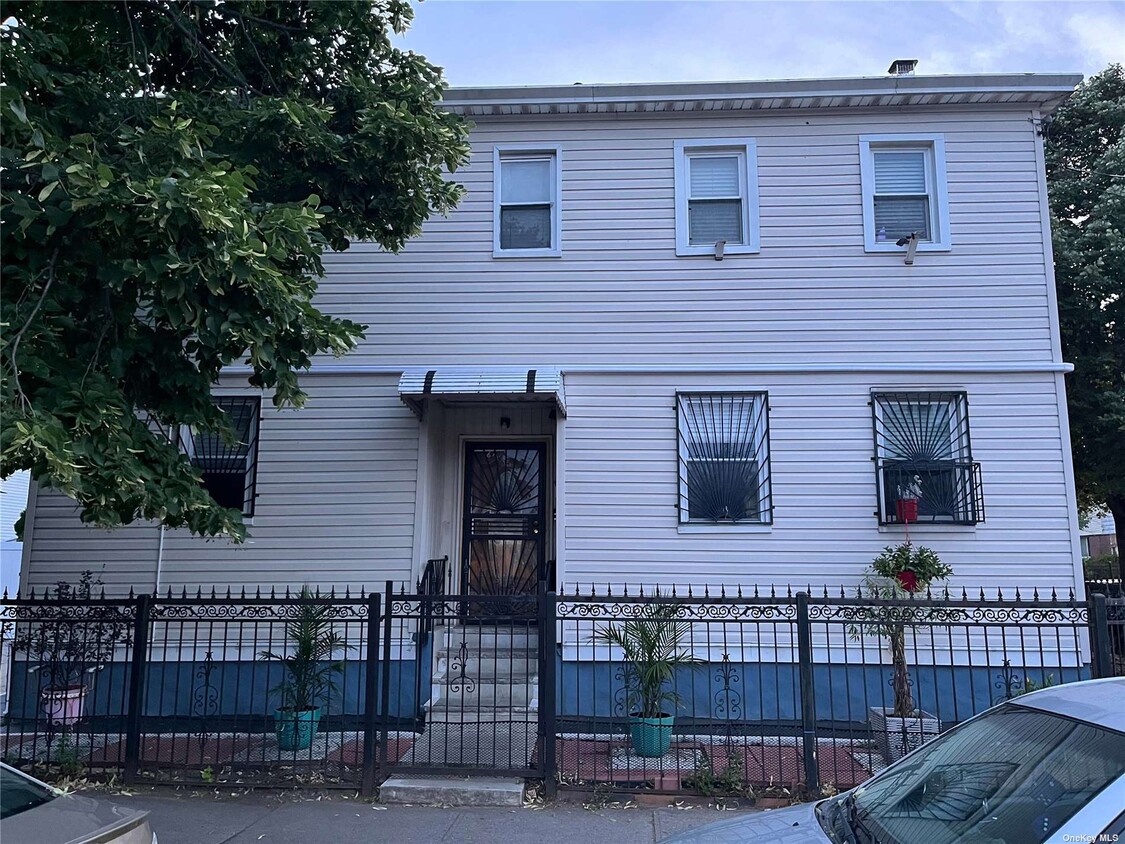 Primary Photo - 100-02 Springfield Blvd