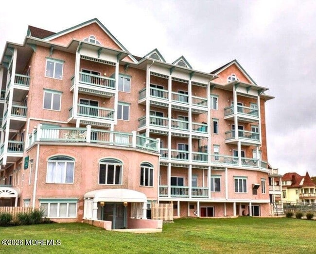 Foto del edificio - 16 Lake Ave