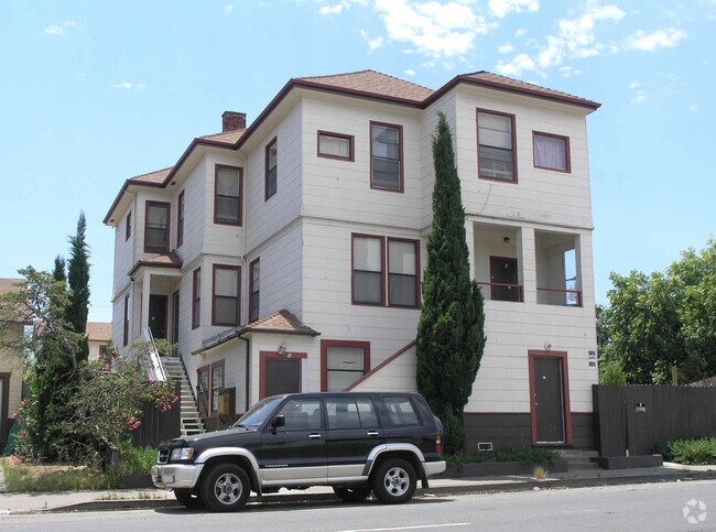 Building Photo - 1135 Florida St