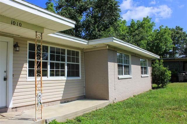 Building Photo - 1010 Alexandria Dr