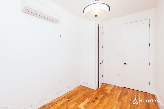 Building Photo - 3 br, 2 bath  - 1426 Dekalb Ave