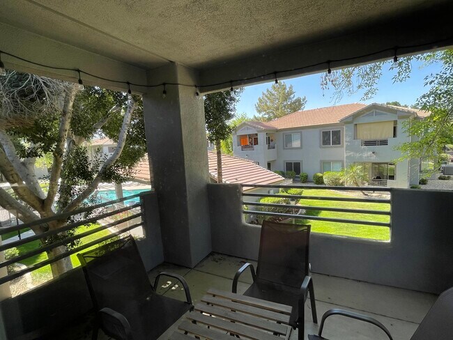 Building Photo - 7401 W Arrowhead Clubhouse Dr