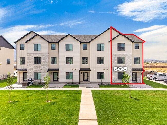 Foto del edificio - Beautiful Fully Furnished New Build in Salem – 4 Bed, 3 Bath Corner Home!