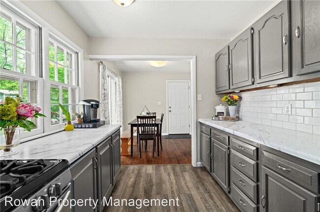 Foto del edificio - 3 br, 1 bath House - 9720 England Dr.