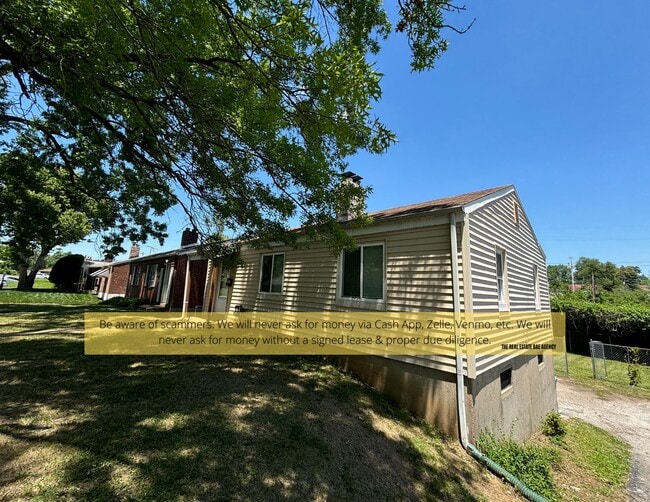 Building Photo - 2035 Park Ln