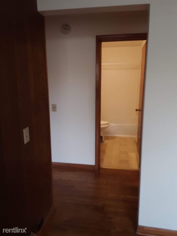 Building Photo - 2 br, 1 bath Apartment - 224 Bird St E Unit E