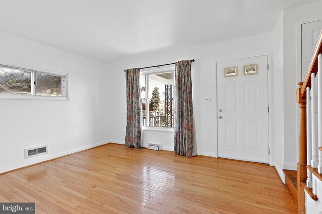 Building Photo - 4817 Williston St