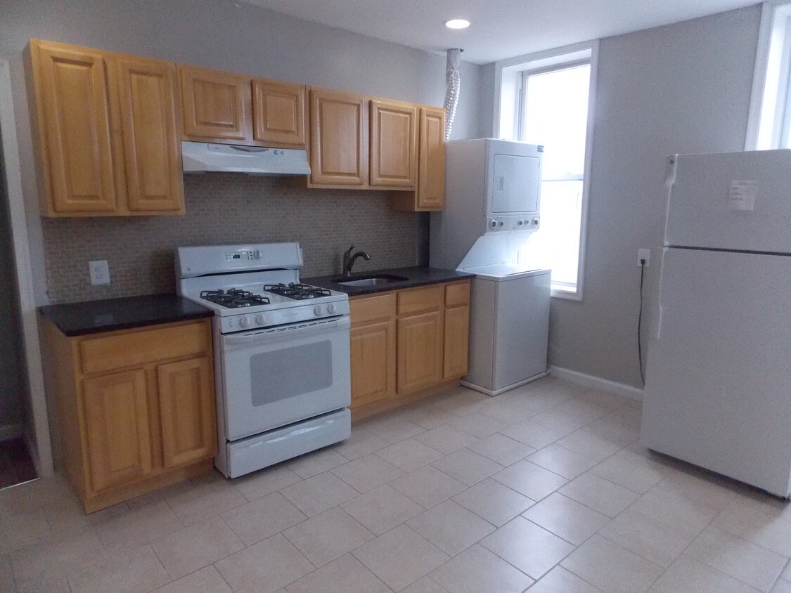 Kitchen - 1001 W Fayette St