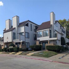 Building Photo - 2310 Bamboo Dr
