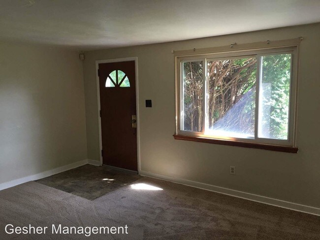 Building Photo - 3 br, 2 bath House - 109 Burton Dr