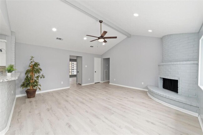 Building Photo - 12707 W Club Ln