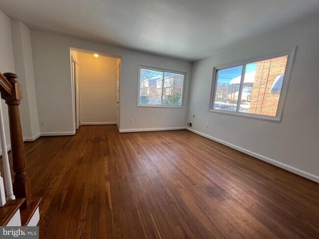 Foto del edificio - 7335 8th St NW