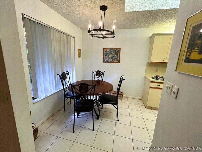 Building Photo - 10058 Laurelwood Pl