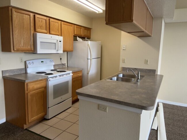 Building Photo - 2 Bed, 2 Bath Rental Home, $1600/month, Av...