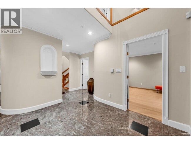 Building Photo - 389 Talisman Ave