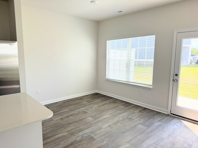Building Photo - 251 Perseus St