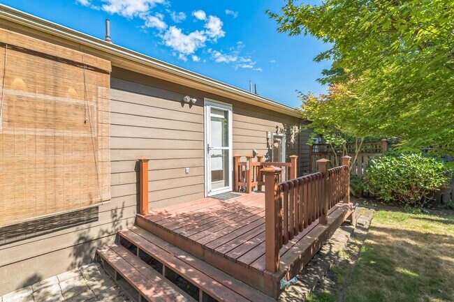Building Photo - 345 NE 9th Pl
