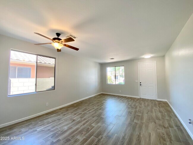 Building Photo - 39559 N Prairie Ln