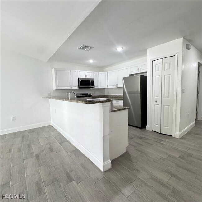 Foto del edificio - 1582 Gretchen Ave S