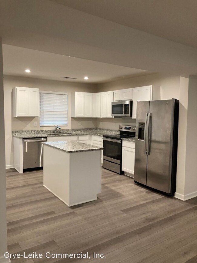 Building Photo - 3 br, 2.5 bath House - 2935 Winterberry Dr...