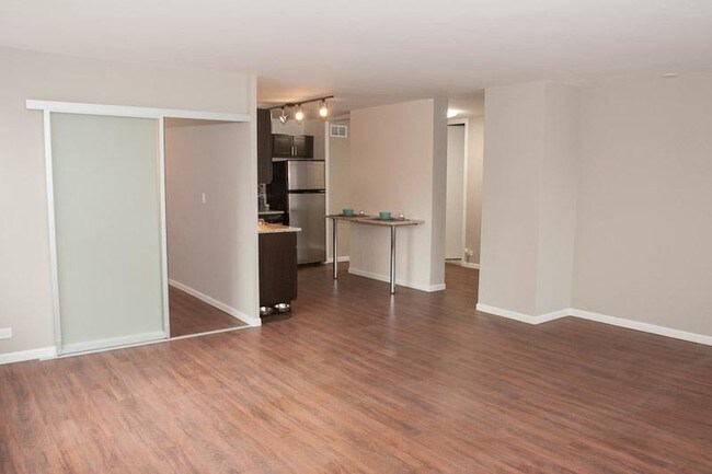 Foto del edificio - 850 N Dewitt Pl