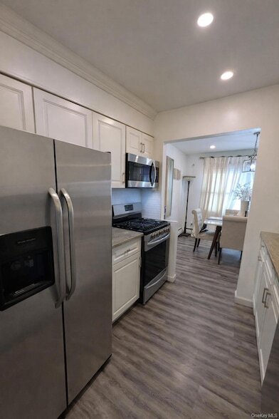 Foto del edificio - 4 McLaughlin Ave