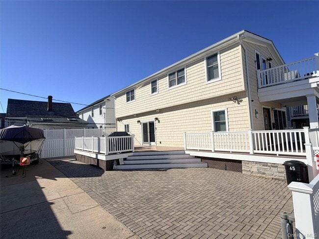Building Photo - 65 New Hampshire St
