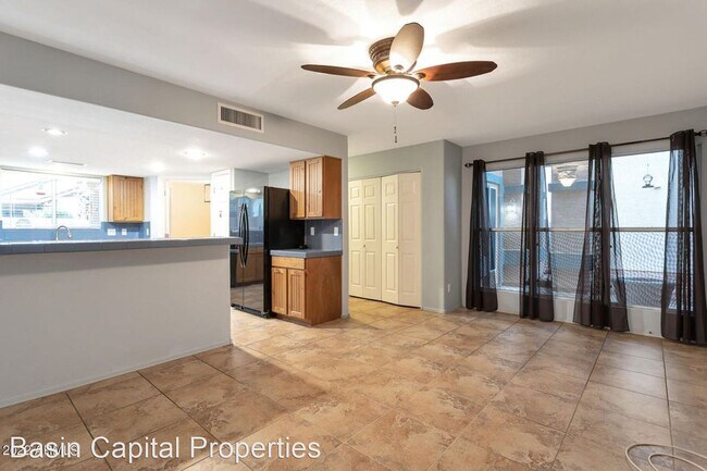Building Photo - 3 br, 2.5 bath House - 506 E Utopia Rd