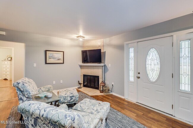 Foto del edificio - 419 E Second Street Unit