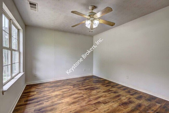 Photo - 8201 Spillers Dr SW House