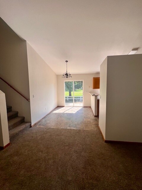 Foto del edificio - 404 Emerald Ct