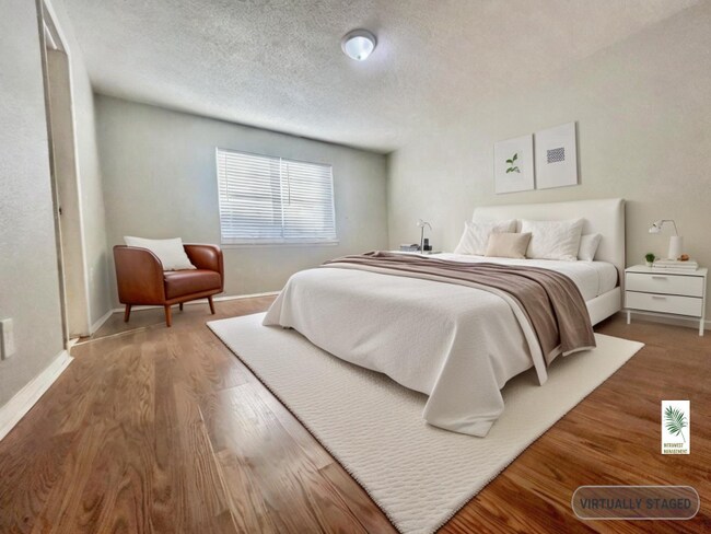 Foto del edificio - 3836 Englewood Cir