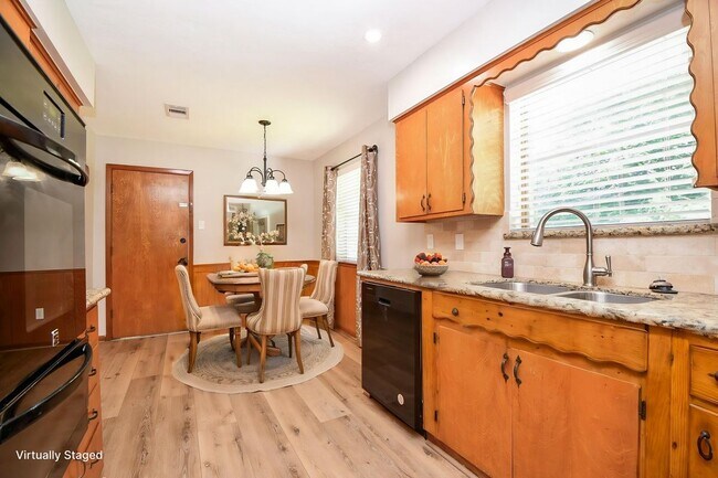 Foto del edificio - 2303 Willow Blvd