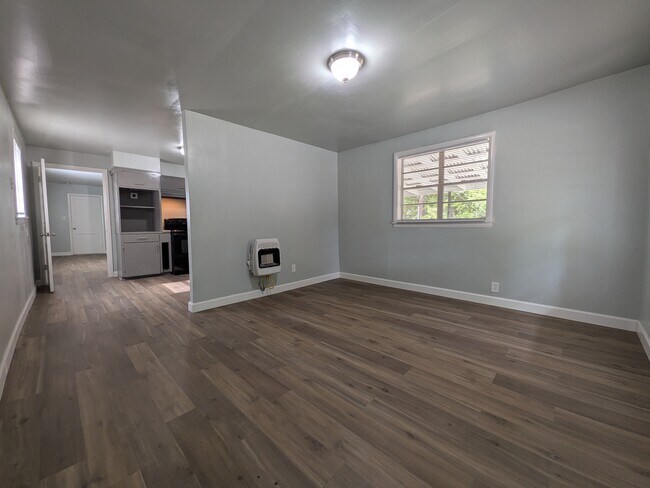 Foto del edificio - 616 4th Ave NE