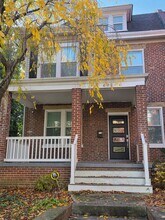 Building Photo - 602 W 19th St